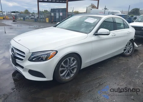 2015 Mercedes-Benz C 300 из США, поврежденный, VIN 55SWF4JB6FU087055